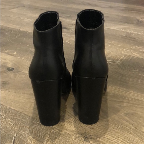 Black Aldo leather ankle booties - Picture 2 of 3
